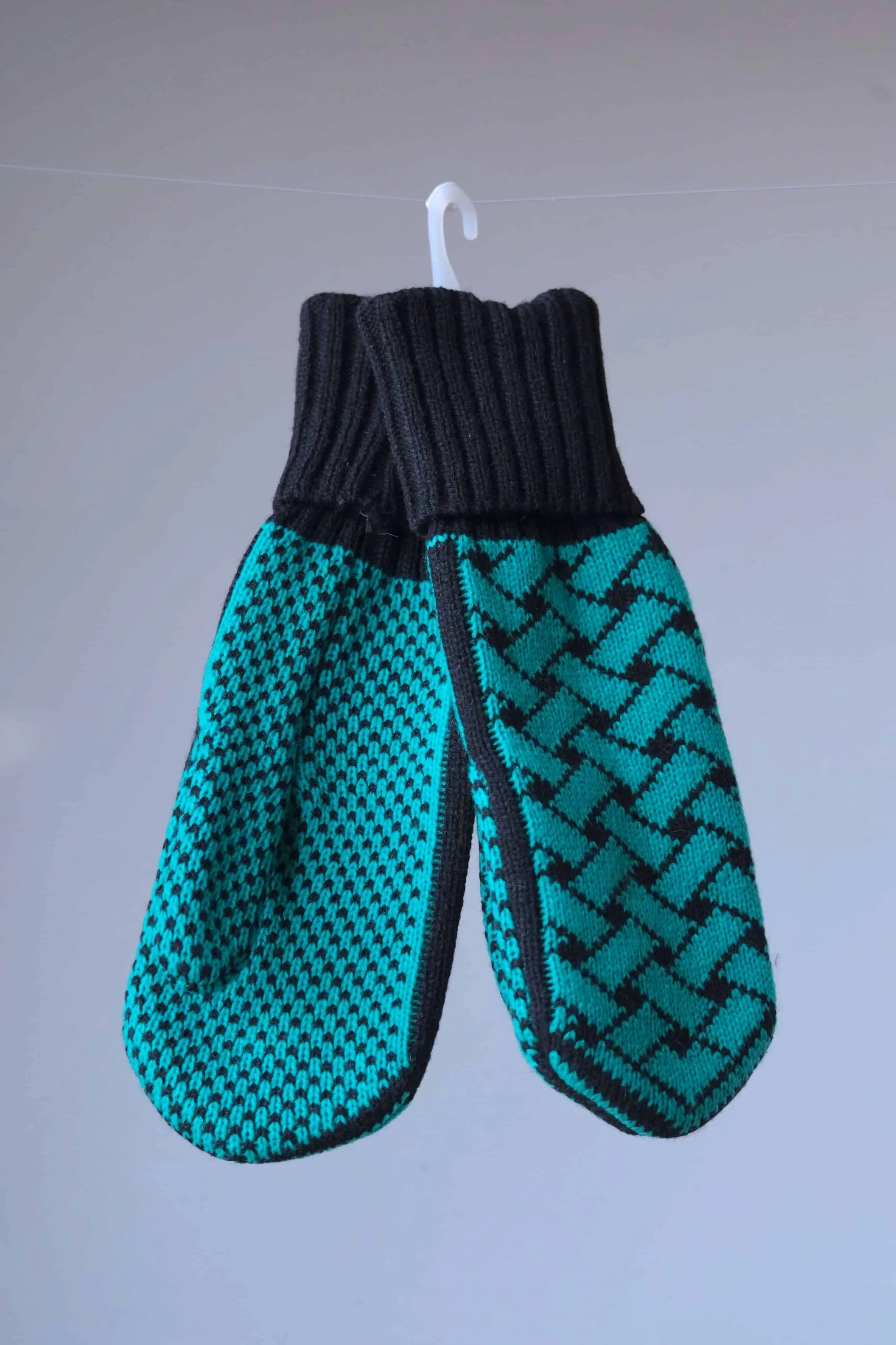 ERGEE Wool Mittens